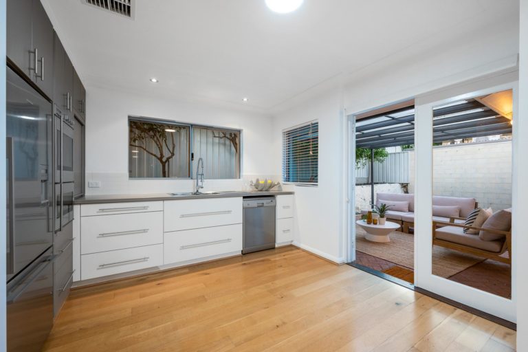 20 Prowse Street gallery