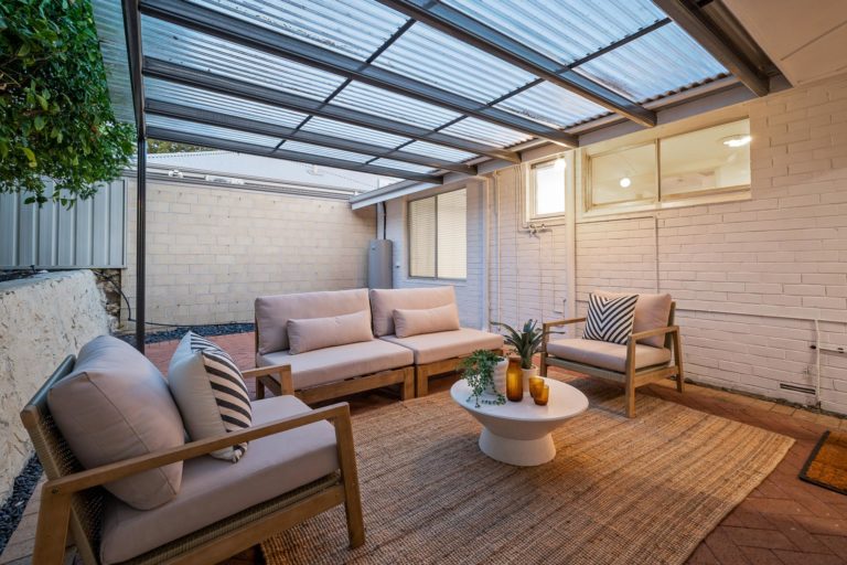 20 Prowse Street gallery