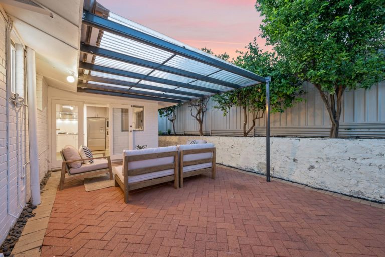 20 Prowse Street gallery