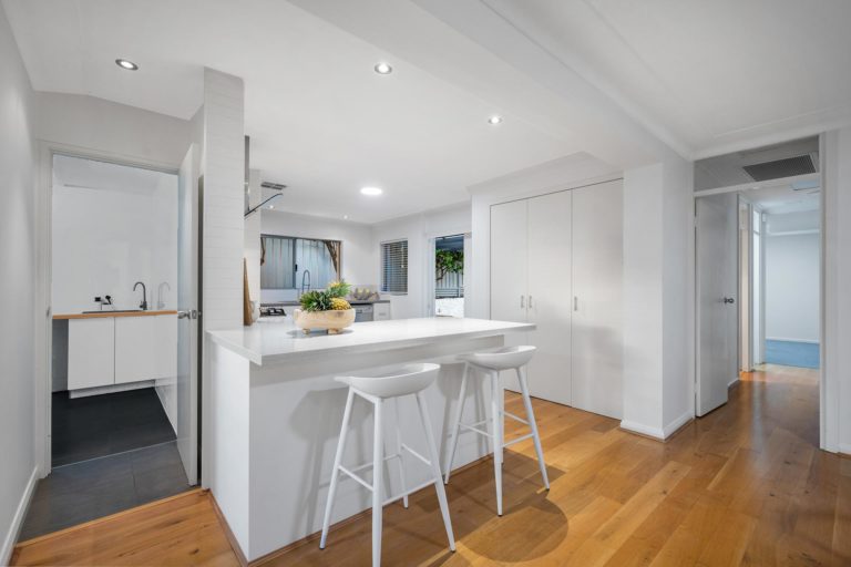 20 Prowse Street gallery