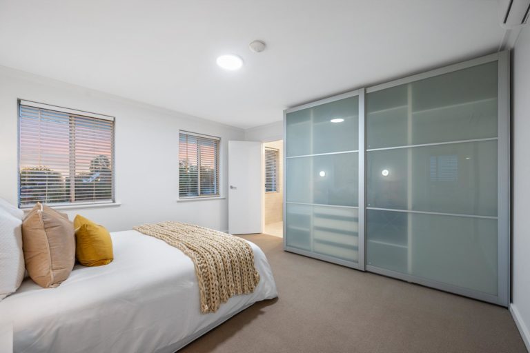 20 Prowse Street gallery