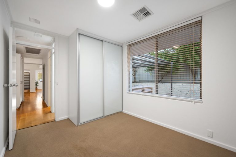 20 Prowse Street gallery