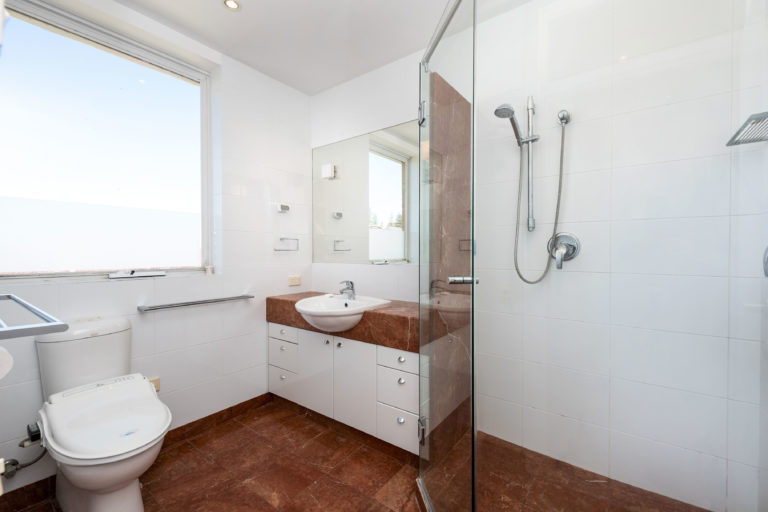 5/76 Marine Parade gallery