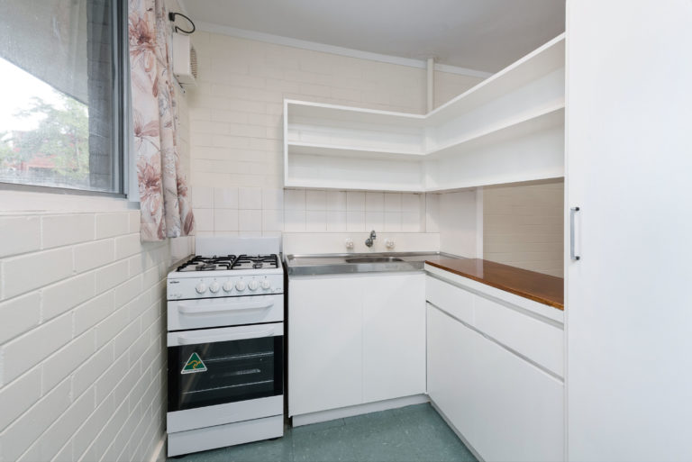 15/8 St Leonards Street gallery