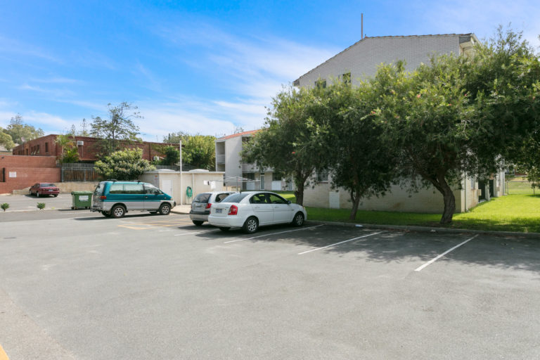 15/8 St Leonards Street gallery