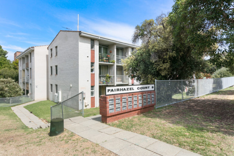 15/8 St Leonards Street gallery