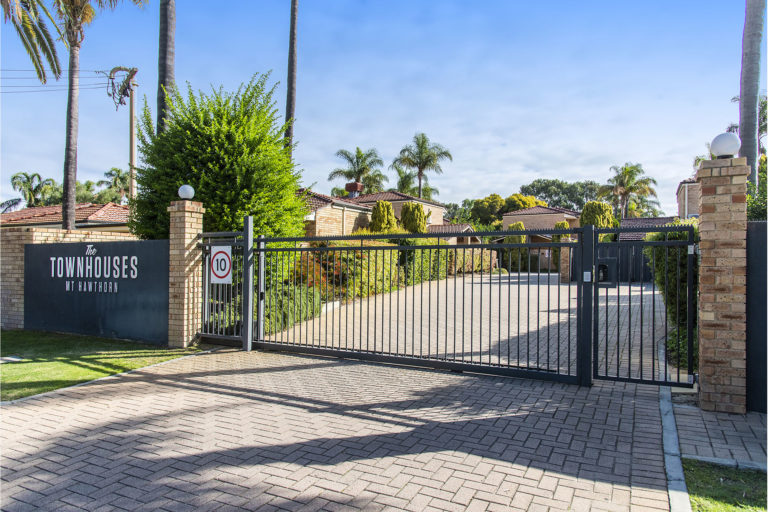 20/15 Jugan Street gallery