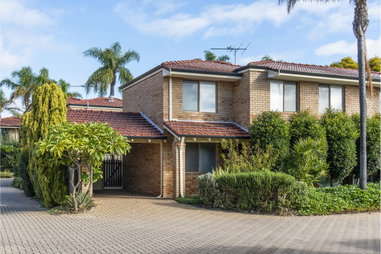 20/15 Jugan Street gallery