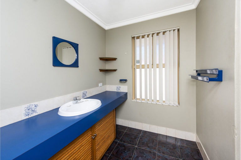 21 Kingfisher Avenue gallery