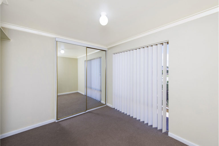 21 Kingfisher Avenue gallery