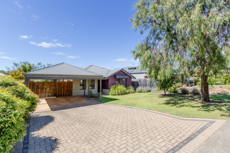 37 Halcyon Crescent gallery