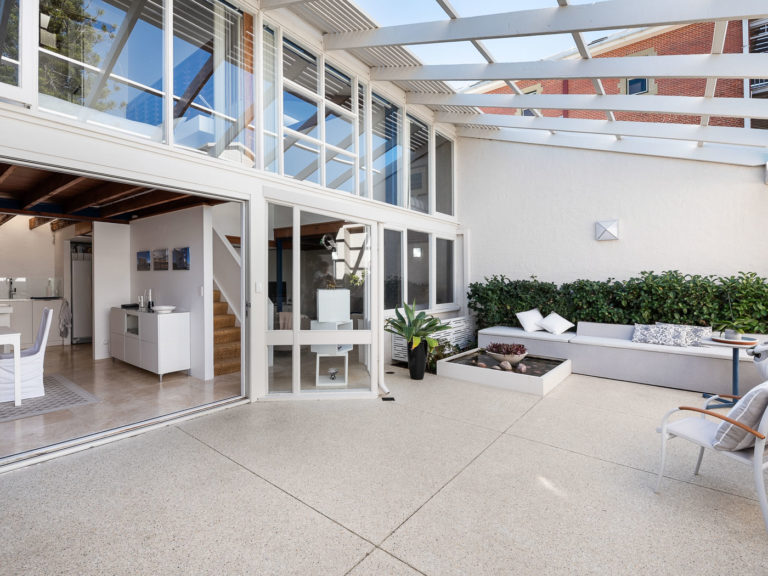 8/51 Rule Street gallery