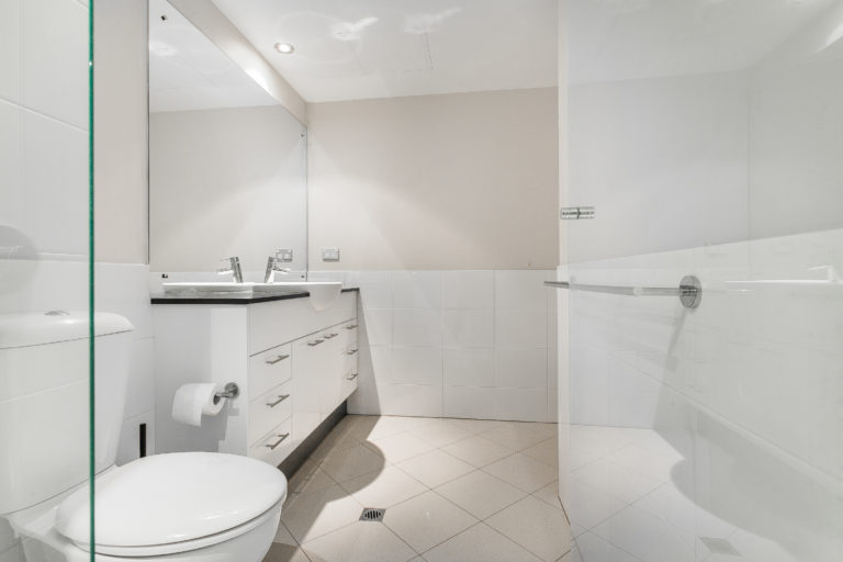 17/8 Hordern Street gallery