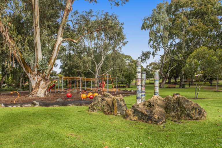 2/265 Labouchere Road gallery