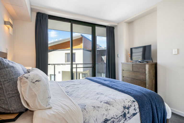 17/8 Hordern Street gallery