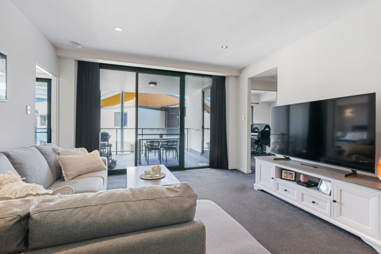 17/8 Hordern Street gallery