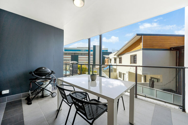 17/8 Hordern Street gallery