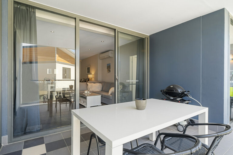 17/8 Hordern Street gallery