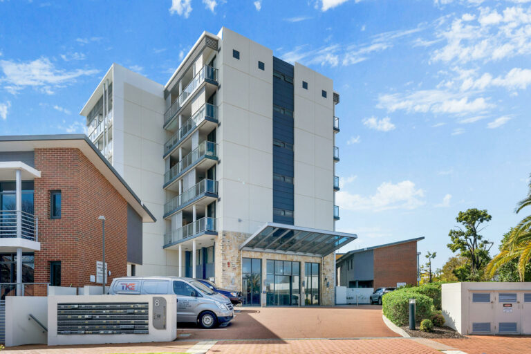 17/8 Hordern Street gallery