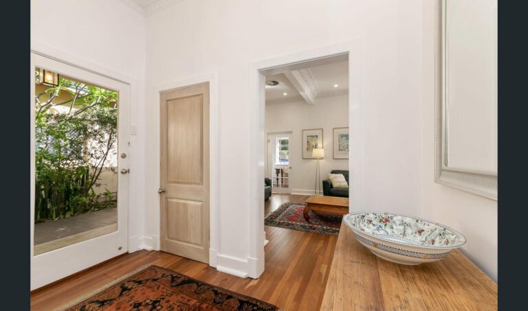 10 Tareena Street gallery