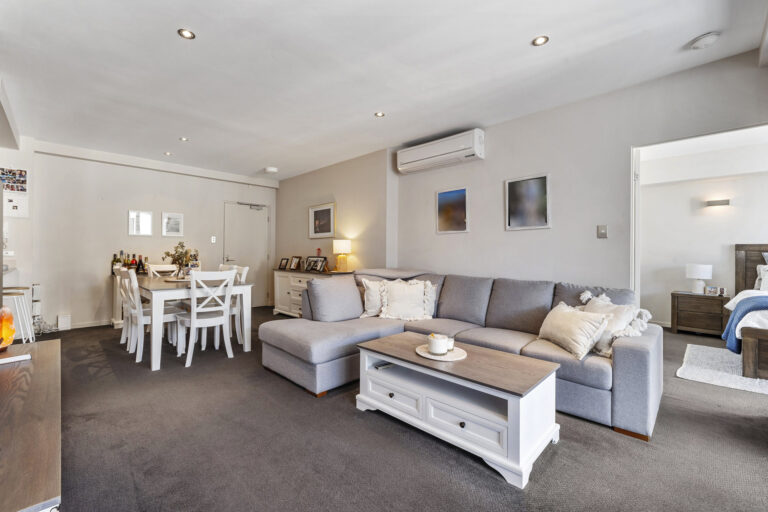 17/8 Hordern Street gallery