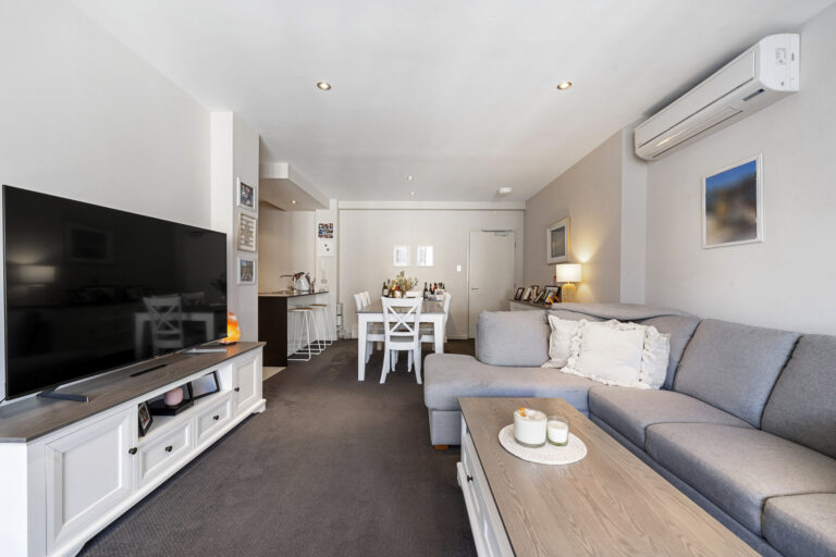 17/8 Hordern Street gallery