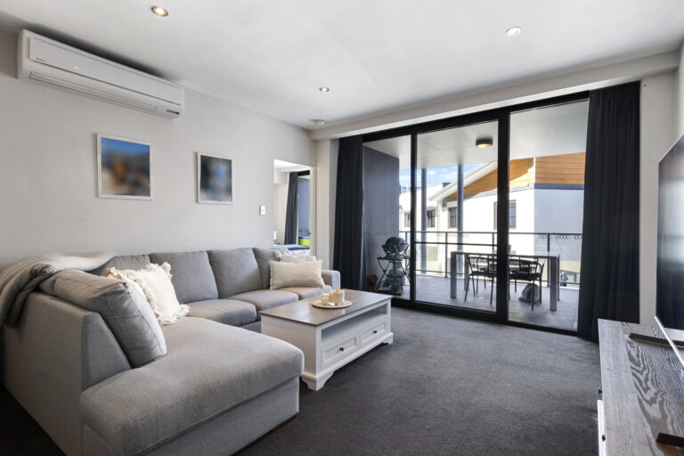 17/8 Hordern Street gallery