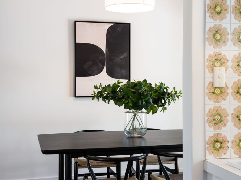 10/11 Airlie Street gallery