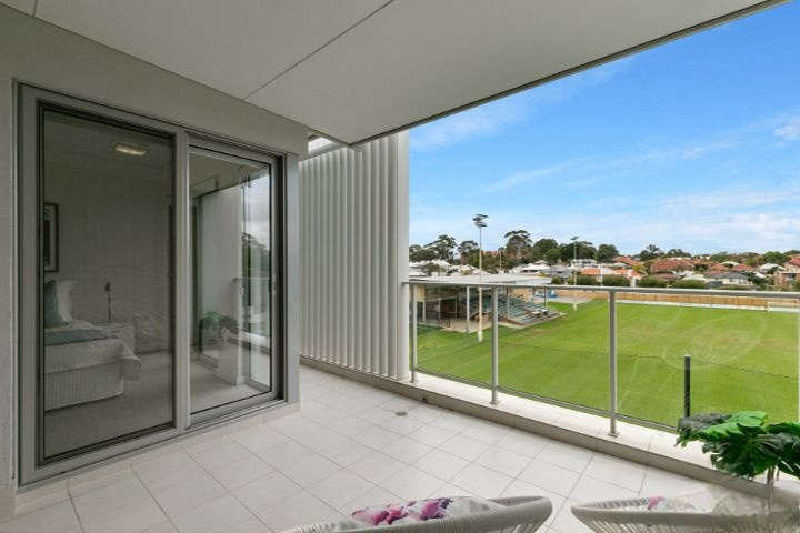 18/34 Cowle Street gallery