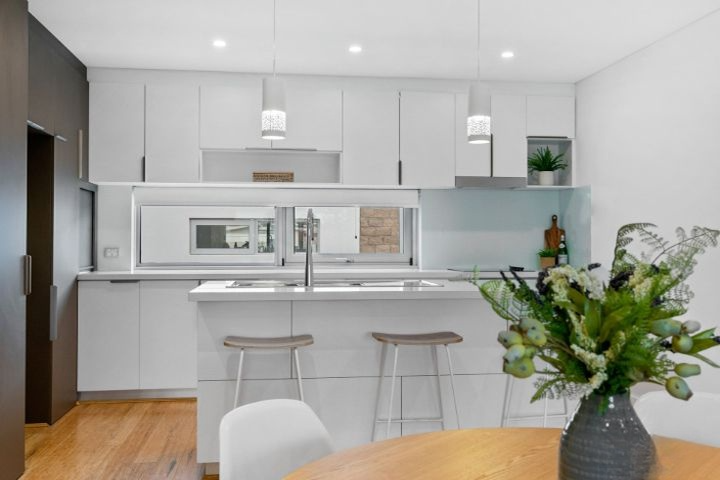 18/34 Cowle Street gallery