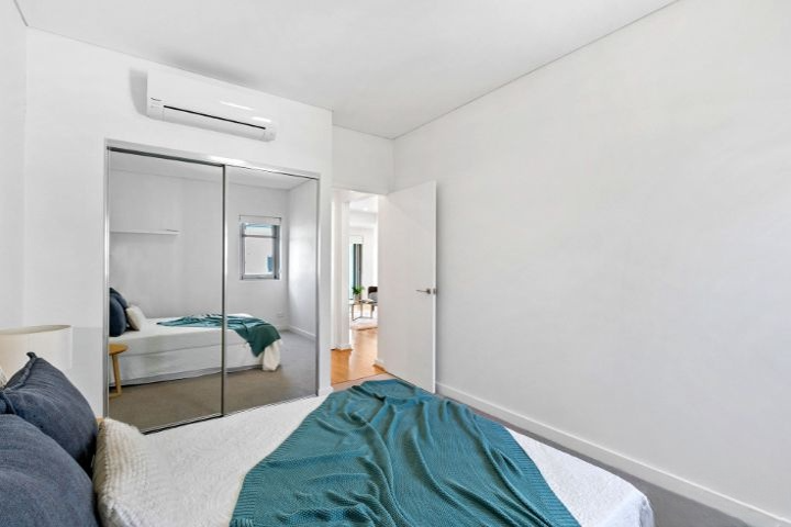 18/34 Cowle Street gallery