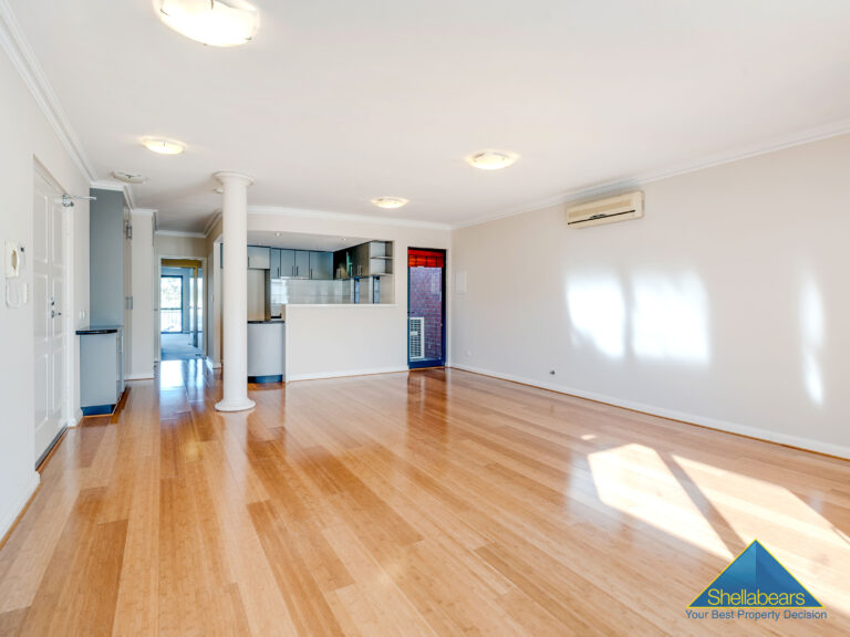 2/4b Stuart Street gallery