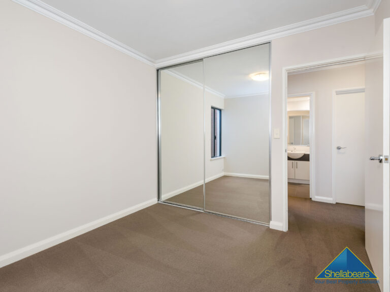 2/4b Stuart Street gallery