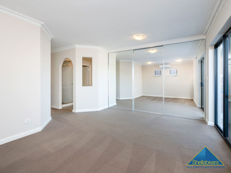 2/4b Stuart Street gallery