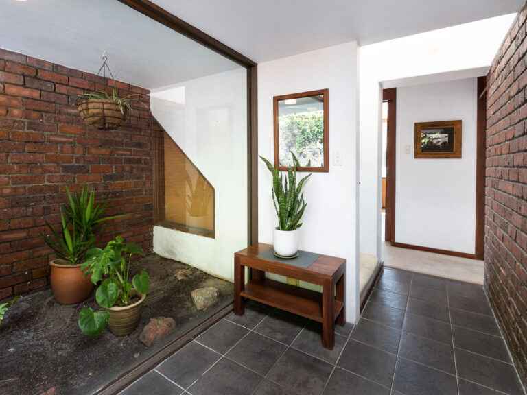 32A Johnston Street gallery