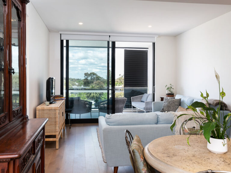 303/5 Shenton Road gallery