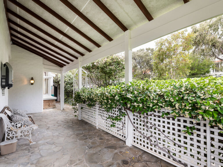 2 Windsor Street gallery