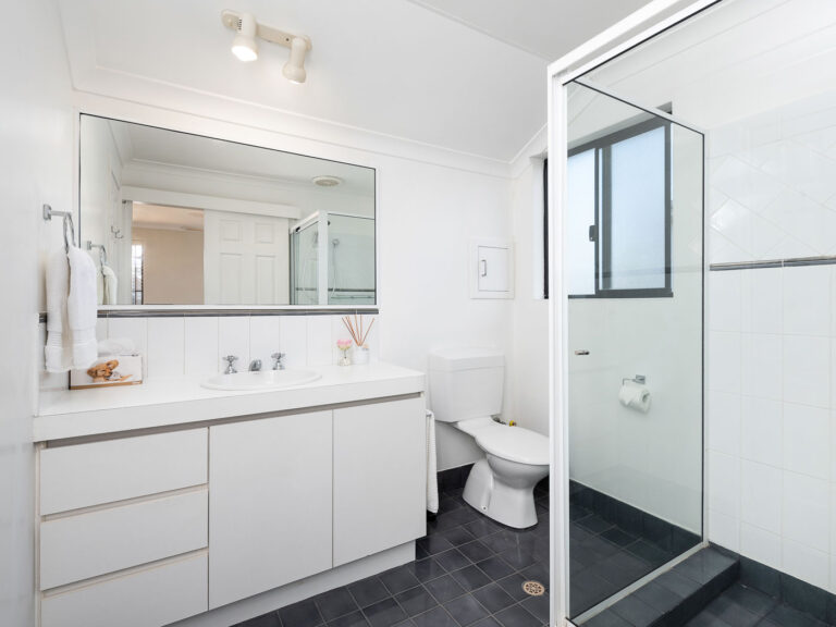 91 Thompson Road gallery