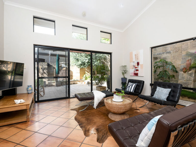 91 Thompson Road gallery