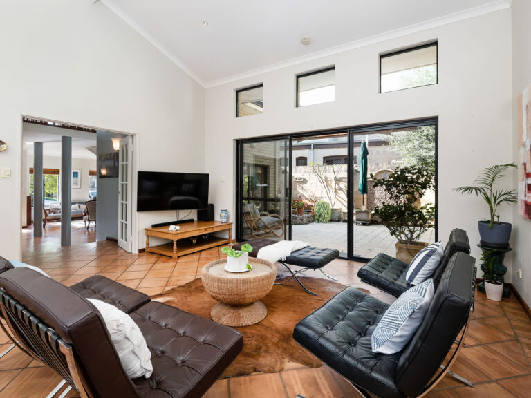 91 Thompson Road gallery