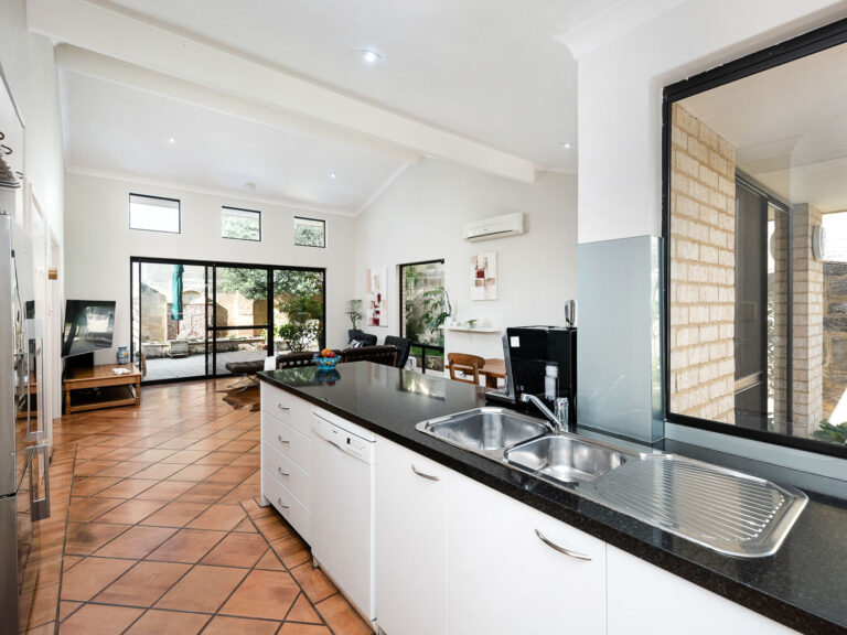 91 Thompson Road gallery