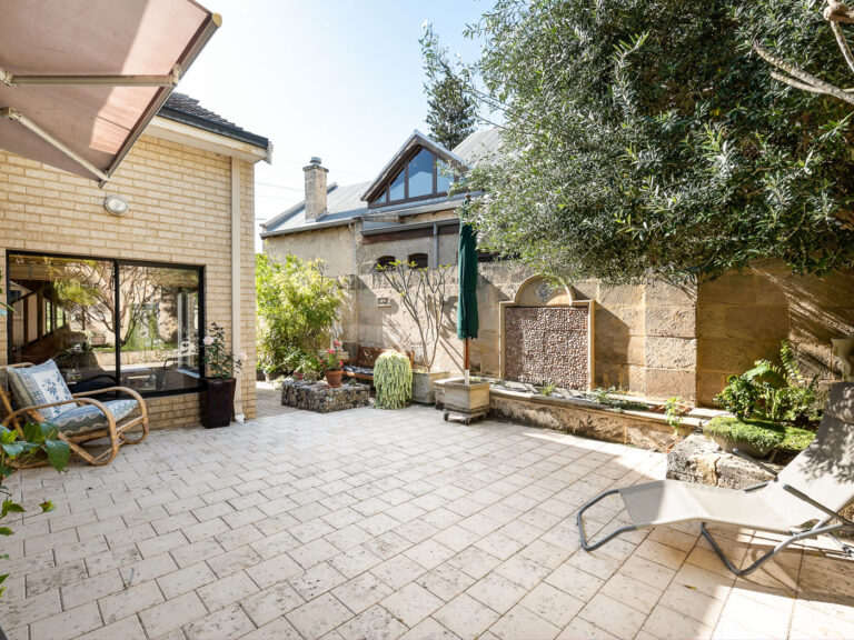 91 Thompson Road gallery