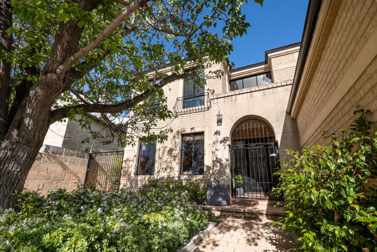 91 Thompson Road gallery