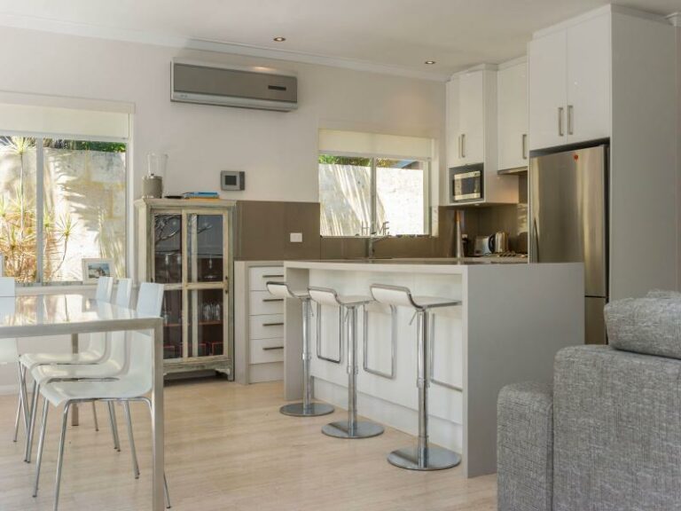 2/2 Chester Road gallery