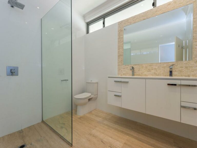 2/2 Chester Road gallery