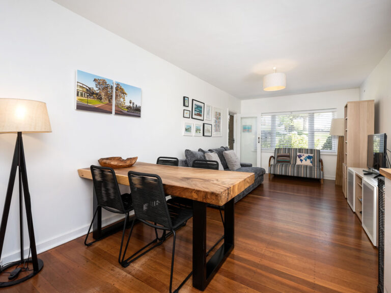 2/8 Salvado Street gallery