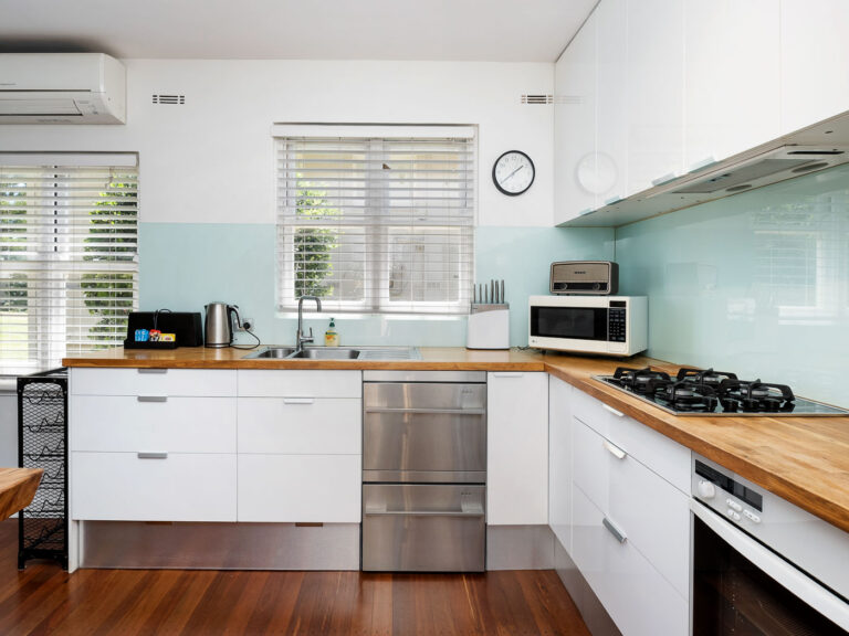 2/8 Salvado Street gallery