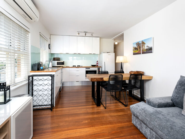 2/8 Salvado Street gallery