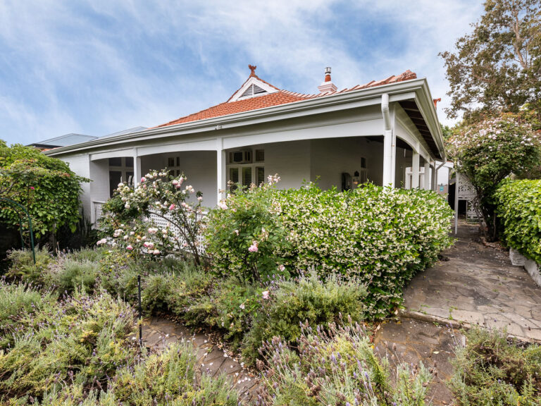 2 Windsor Street gallery