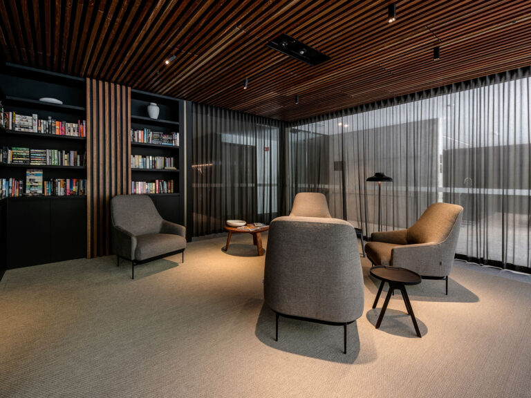 9/16 Tomlinson Blvd gallery